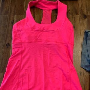 Lululemon Athletica pink scoop neck tank